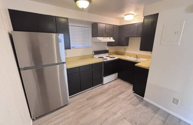 Photo of 325 West 100 South - #3