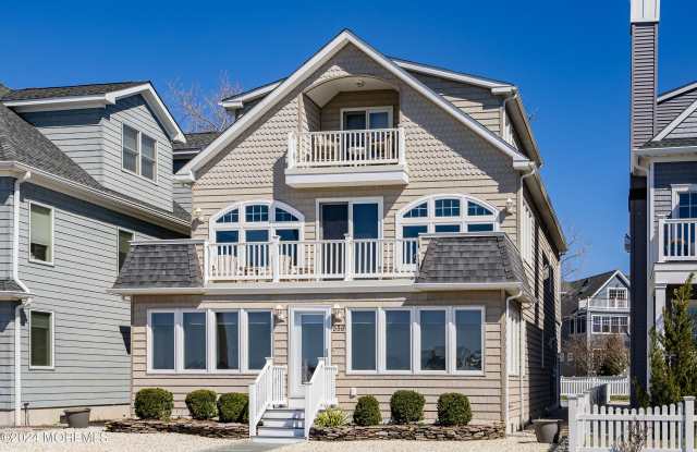 556 Riverside Drive