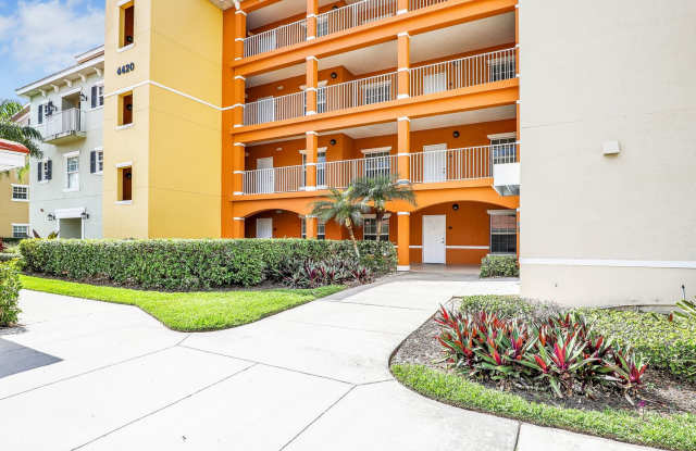Seasonal 3-Bed Condo Rental in the Heart of Naples – AVAIL DEC/JAN, APRIL-FORWARD