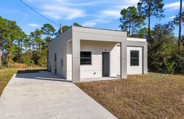 751 Clancy Street East