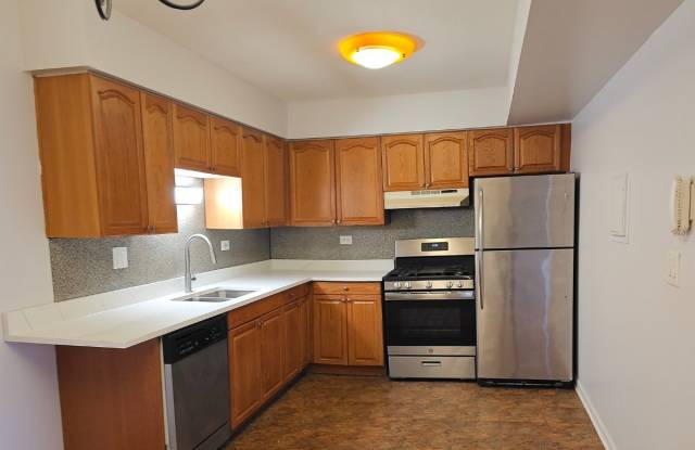 711 Tipperary Court unit: 1B