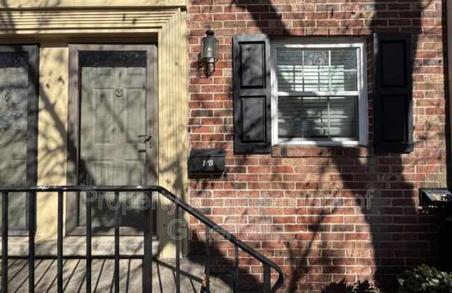 Photo of 2530 E North Street