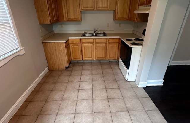 $900 - 2 bed 1 bath - Single Family Home