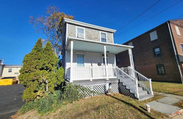 13 Jenkins Ave  - 2 Bedroom Lansdale Colonial