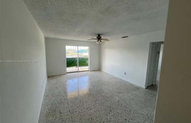 Photo of 887 W 29th St