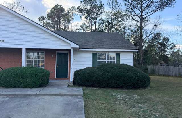 2 Bedroom/2 Bath Duplex located in North Valdosta