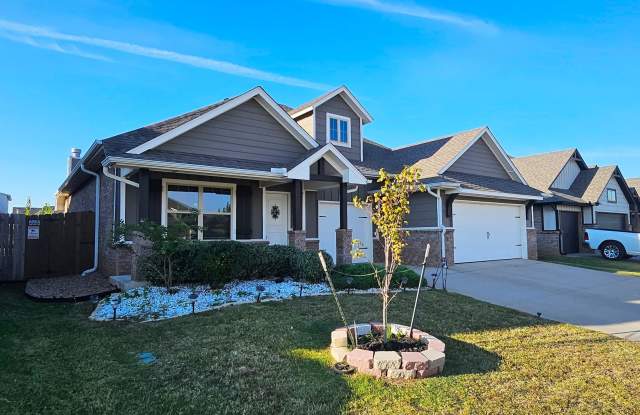 Gorgeous 4 Bed/2 Bath in Yukon