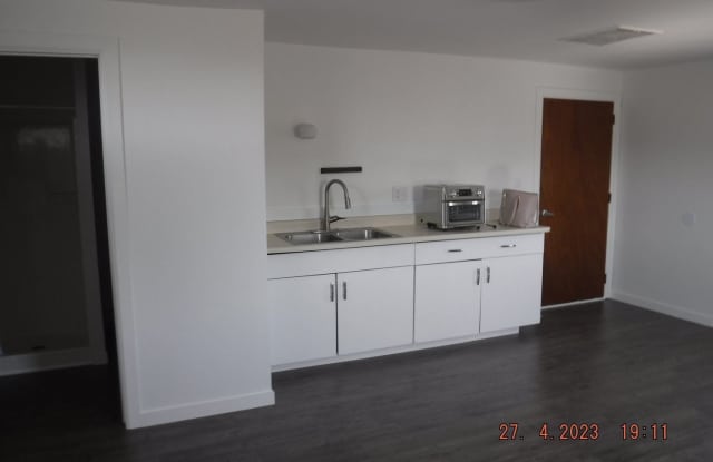 182 Neveda St E Unit B