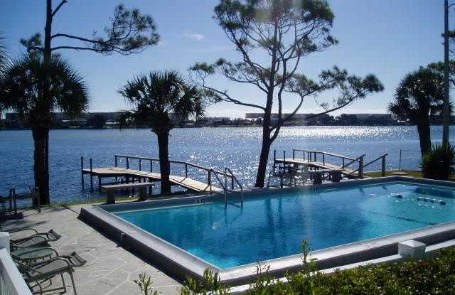 4 SW Miracle Strip Parkway