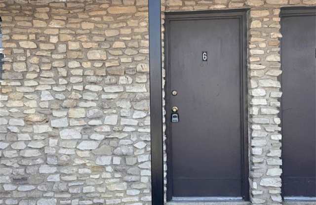 1706 N Interstate 35 unit: 6