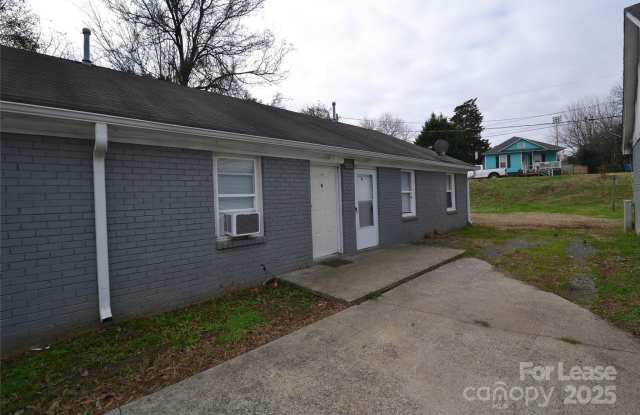 1009 Plymouth Street unit: A