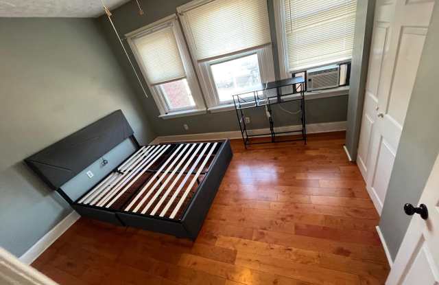 308 S 52ND Street unit: 3R