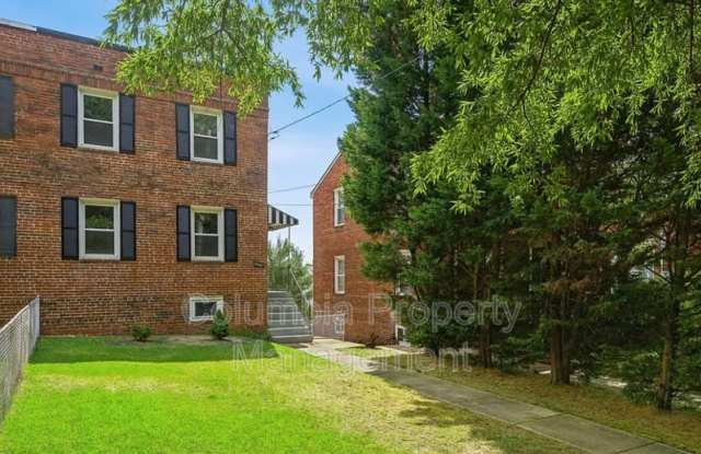 Photo of 5053 11th St NE