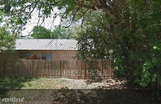 1909 Pecan Street