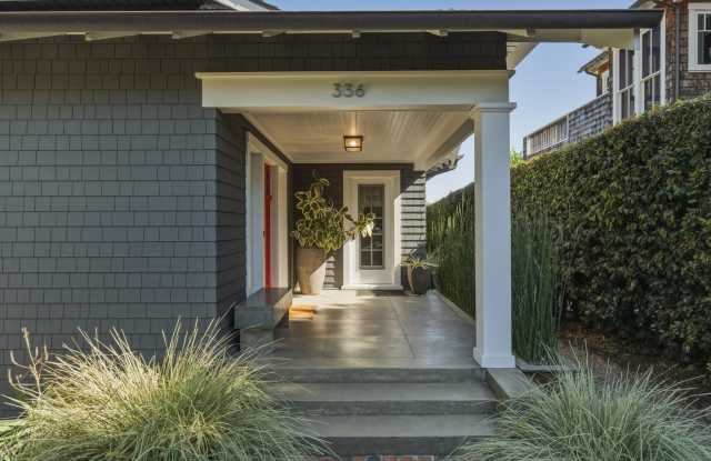 336 E Padre Street