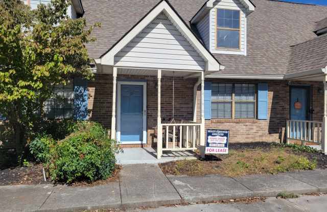 Photo of Knoxville 37922 - 2 bedroom, 2 bath townhome - Contact Howard Grower (865) 705-0969