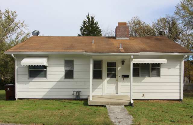 Photo of Absolutely adorable home in Oak Ridge