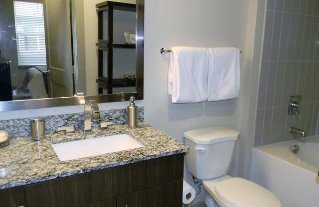 680 E Algonquin Road unit: 1404