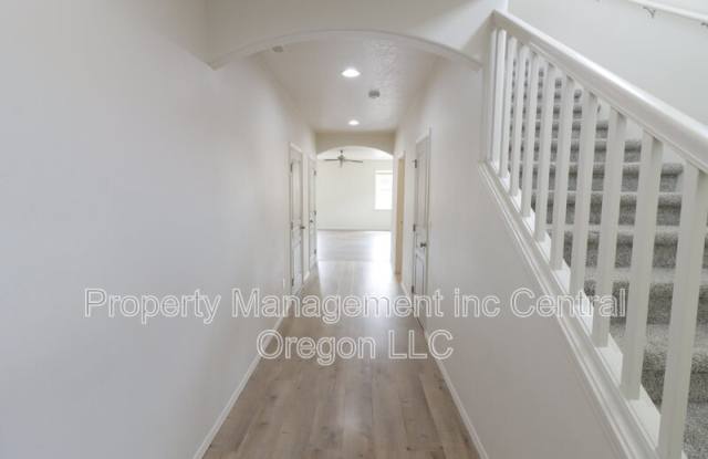 3576 Southwest Pumice Avenue