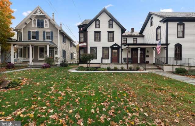 Photo of 182 W COURT Street unit: 180