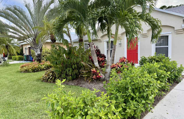 5890 NW Dowse Street