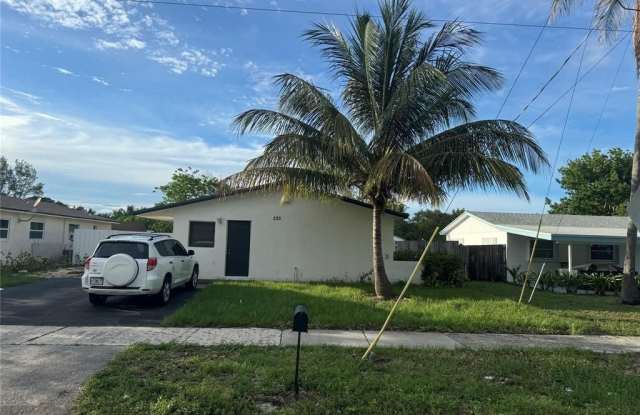 225 NW 7th Ct
