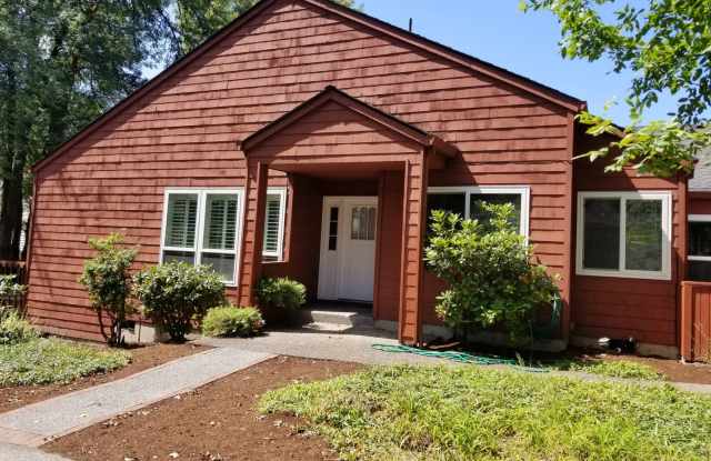 CUTE  CLASSY IN LAKE OSWEGO -MOVE IN READY!