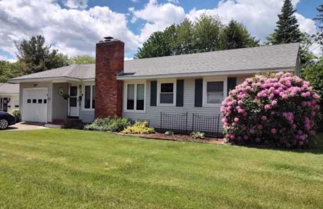 4 Bedroom Available in Burlington