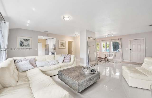1146 NE 17th Ter