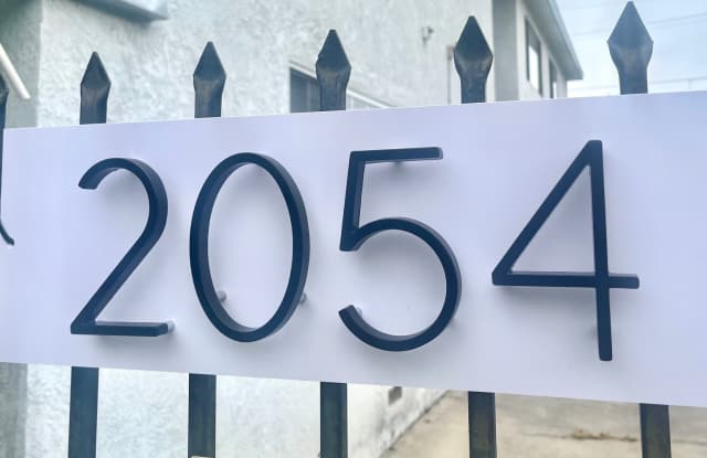 2054 Chariton Street