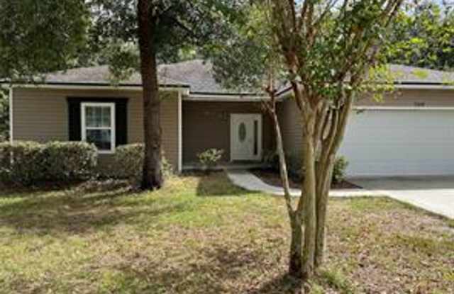 Close to Deland High School