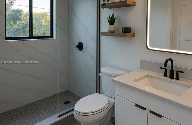 Photo of 2782 NW 46th St