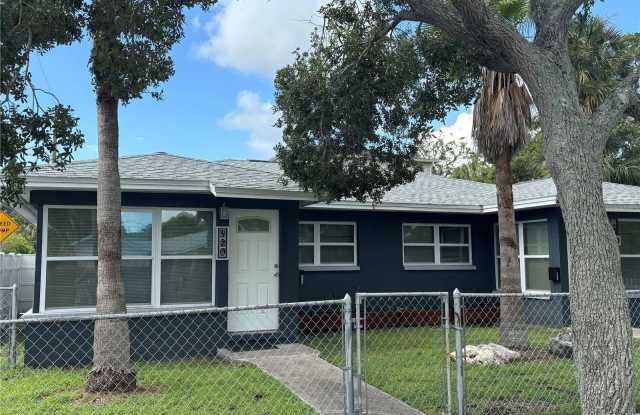 Photo of 420 15TH AVENUE S