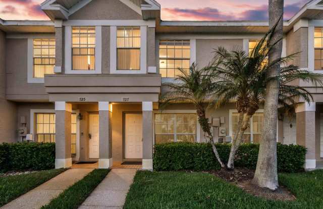 727 Kensington Lakes Circle