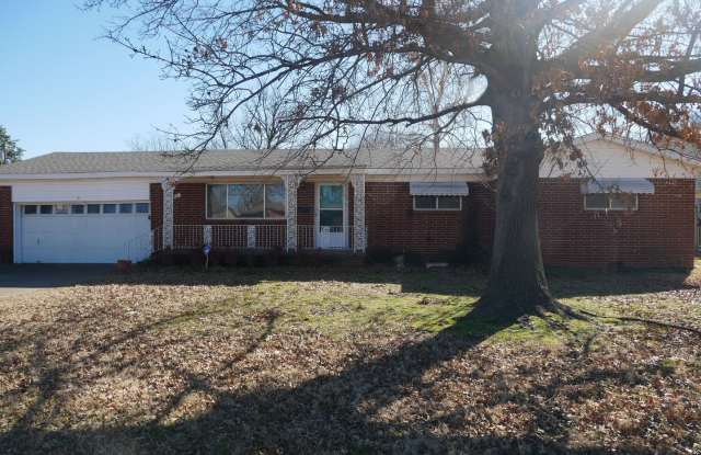 Beautiful 3 bedroom 1.5 bath brick home with 2 car garage photos photos