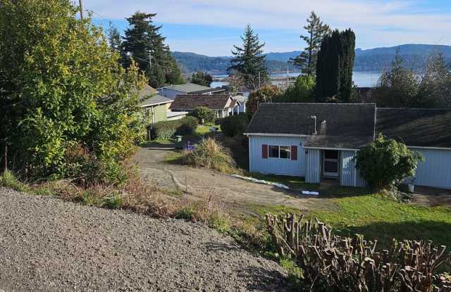North Bend 3 bed/2 ba with stunning views!