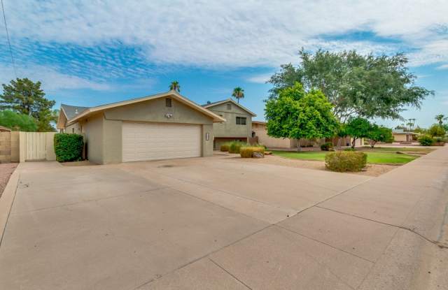 5 BEDROOM TEMPE HOME WITH GREAT BACKYARD AND SPARKLING POOL! - 1004 East Hermosa Drive, Tempe, AZ 85282