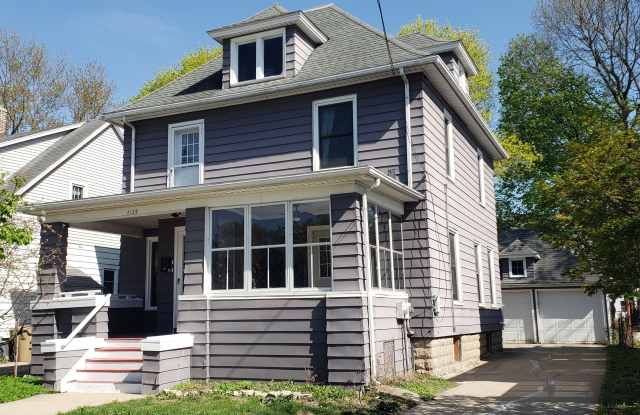 2125 E Washington Ave