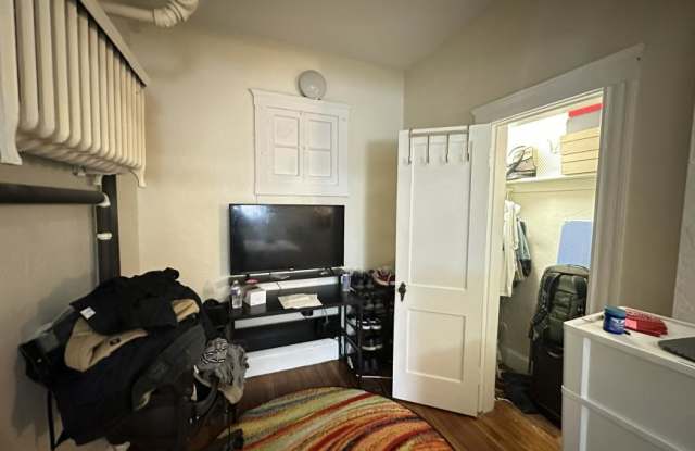 2045 Commonwealth Ave.