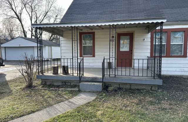 Photo of 2726 S Lyons Ave