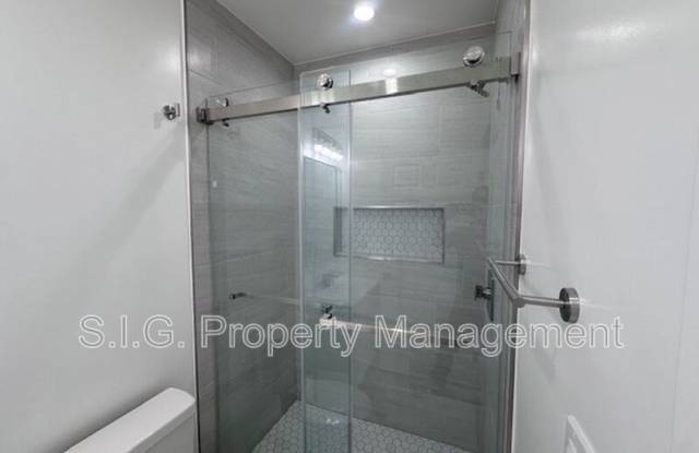 10321 1/2 Eldora Ave