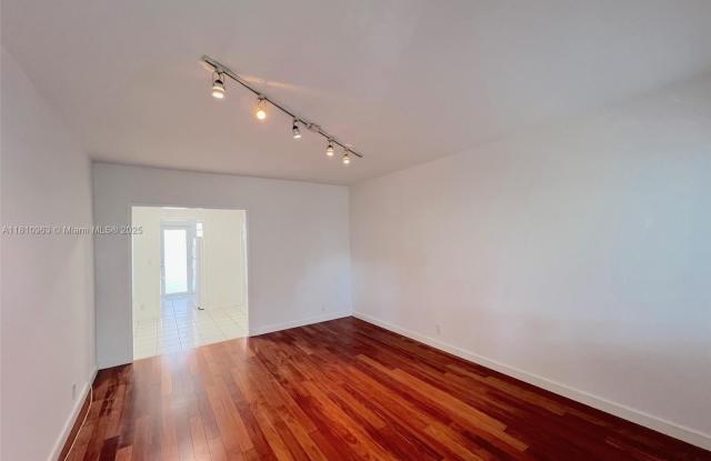 Photo of 1235 EUCLID AV