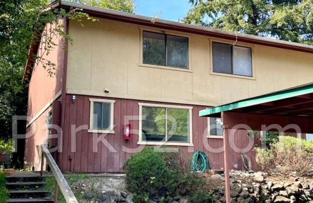 1/2 Off 1st Month! Remodeled 2 Bedroom Townhome - 9421 43rd St Ct W #A, University Place