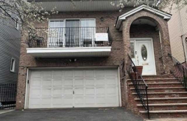 133 Fabyan Pl