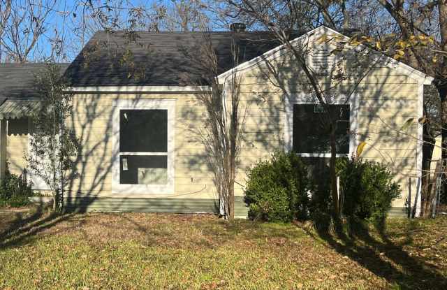 Photo of 1107 Pecan Dr