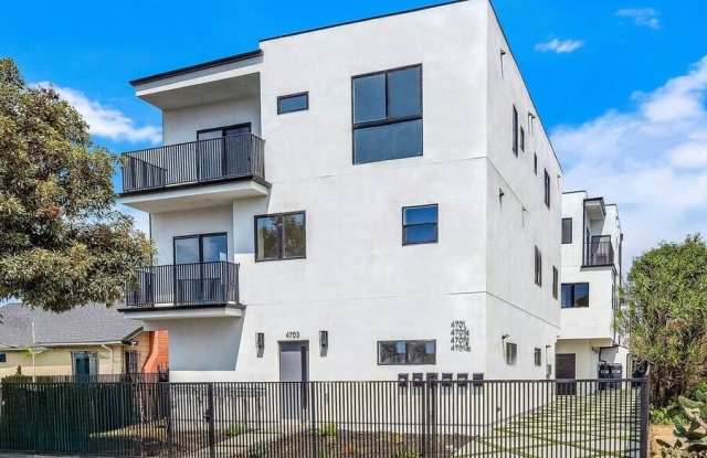 Photo of 4703 3/4 Saturn St