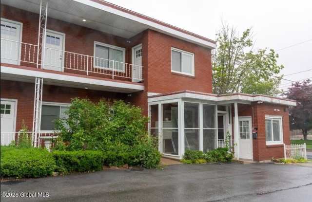 Photo of 195 South Broadway unit: 7