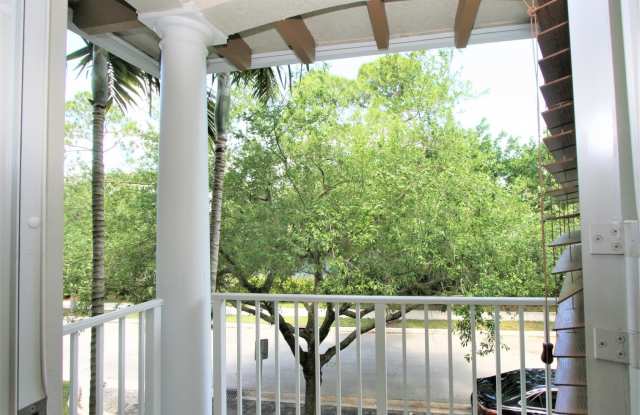 1562 Grande Cull Way