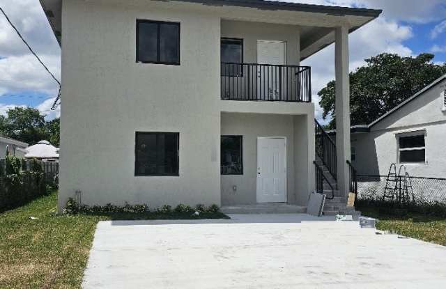 2336 Nw 67th St