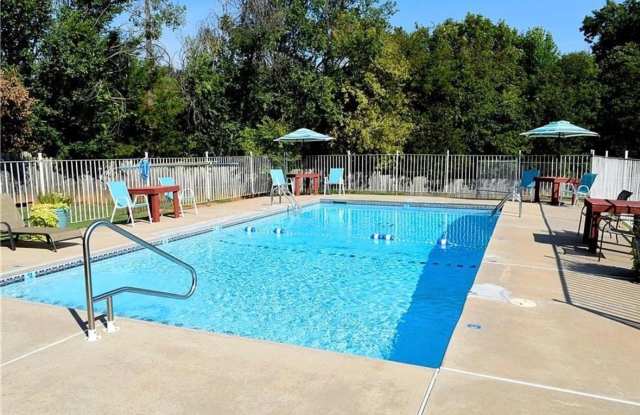 Country Grove Apartments